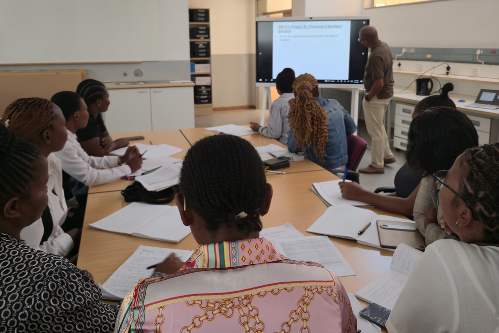 New minigrid finance course integrates AI in the AMP Capacity Building Program.